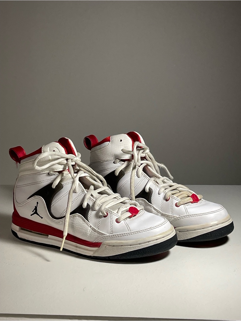 Jordan Flight TR 97 GS White Varsity Red Black 428827-101 Size 5.5Y / Women 7